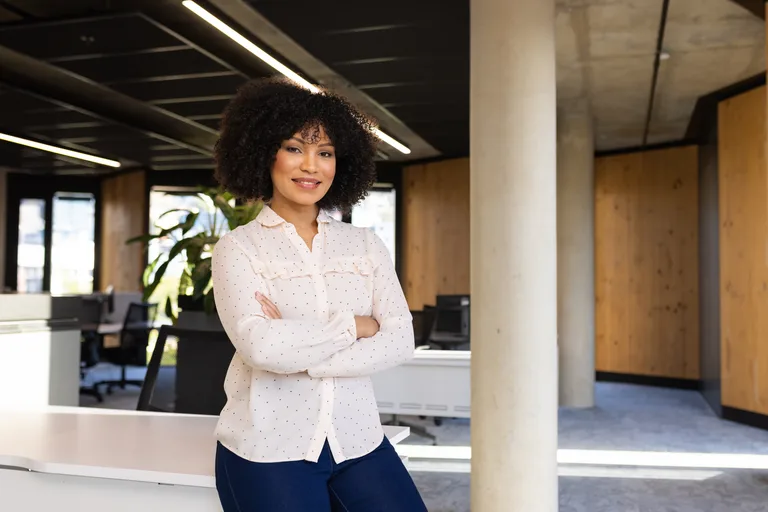 Alicia, membre de l’équipe de l’agence de communication Expert SA à Paris