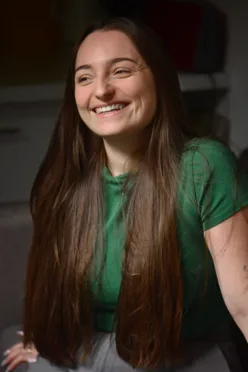 Chloé, graphiste de l’agence de communication Expert SA à Paris